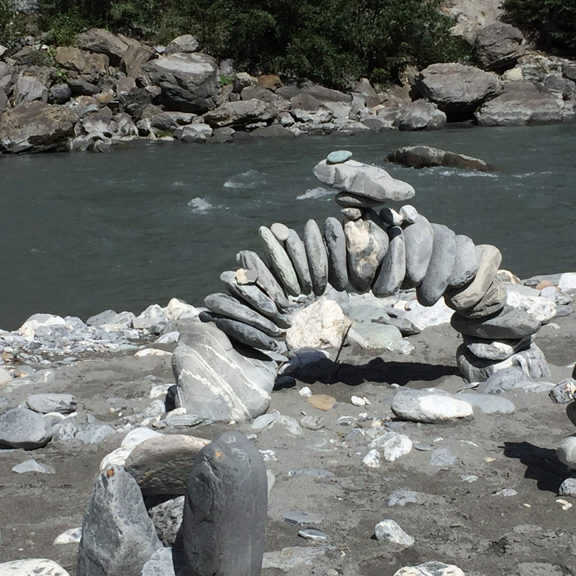 Check-in Meditation, Mittags-Break-Session (Fokus: Lebendig sein & zentriert bleiben)